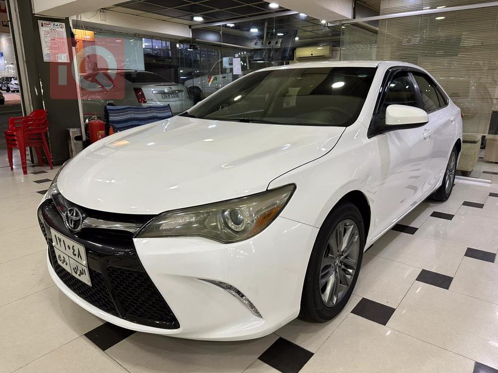 تۆیۆتا کامری